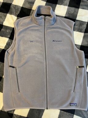 Patagonia Synchilla Light Gray Full-Zip Fleece Vest with branding size XL